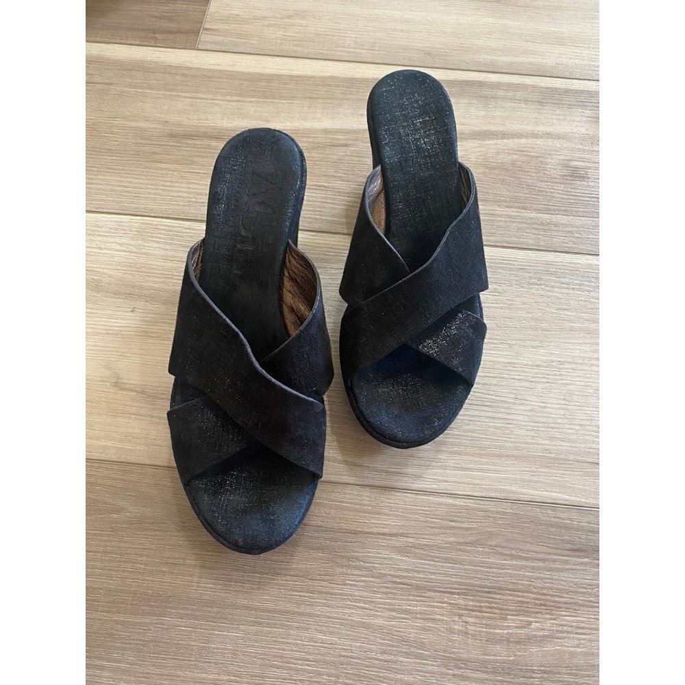 Attilio Giusti Leombruni Black Crisscross Mule Sandals - Picture 6 of 7